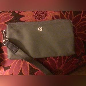 Lululemon Curved Wristlet Olive green